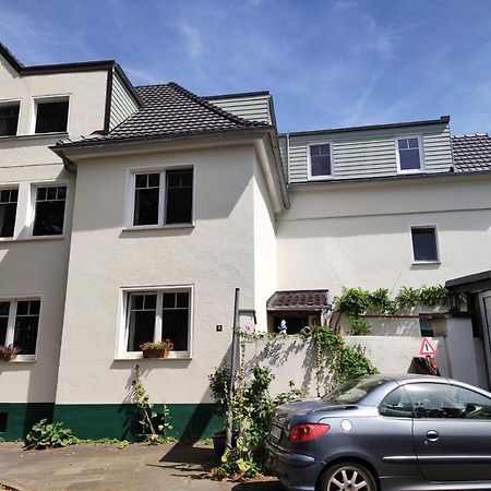Gartenzimmer Mit Strassenbahn Zu Dom Und Messe Cologne Exterior photo