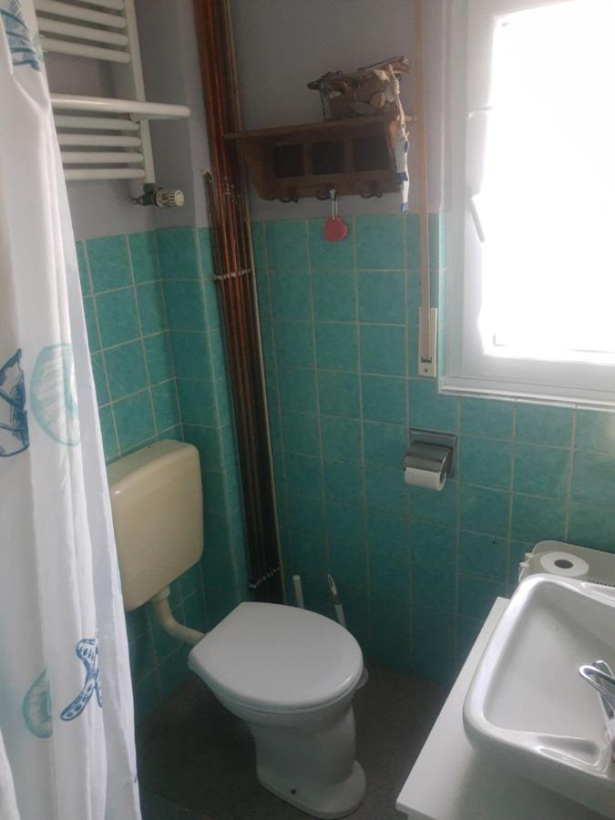 Gartenzimmer Mit Strassenbahn Zu Dom Und Messe Cologne Exterior photo